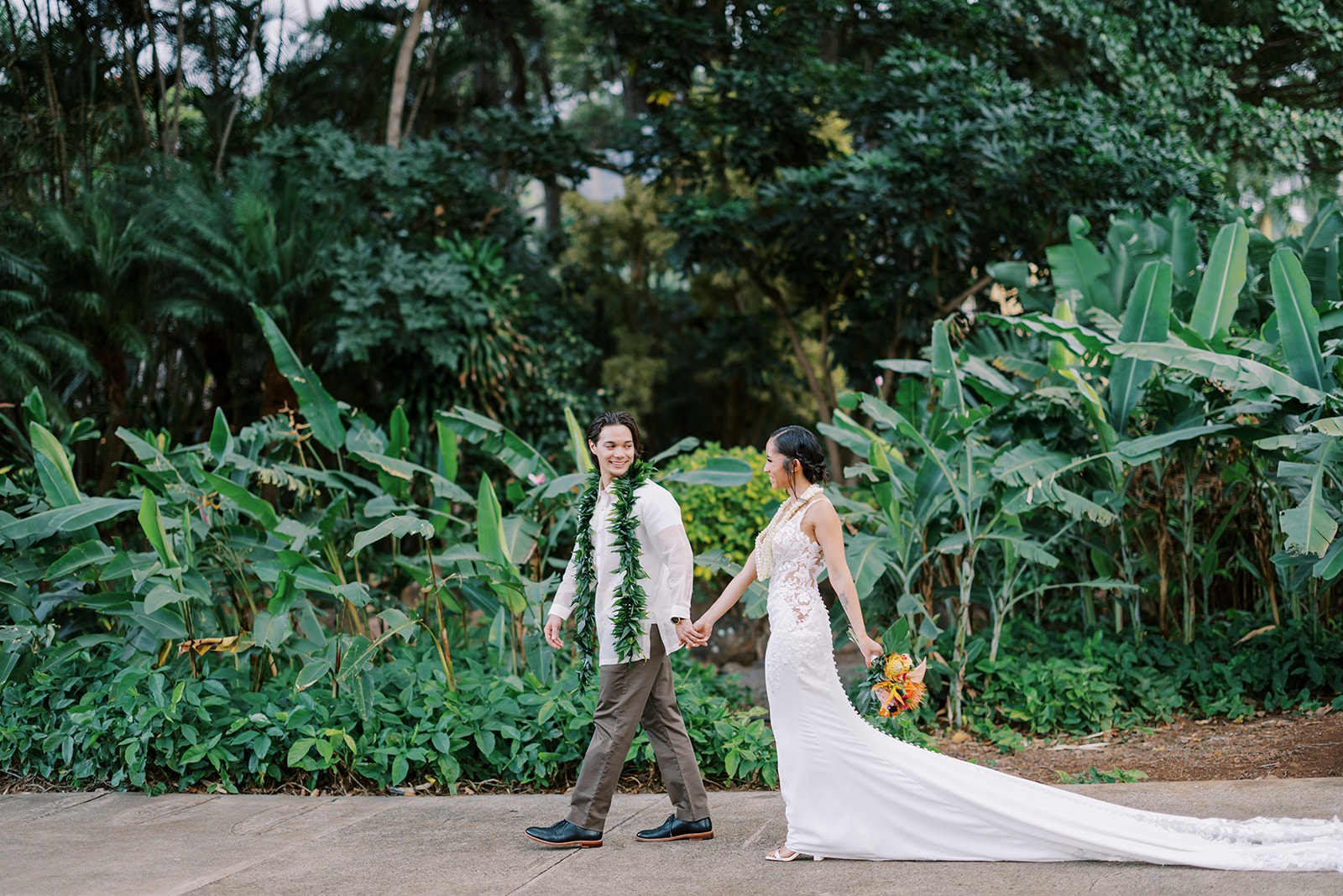 Wedding Photos Captured at Maui Tropical Plantation